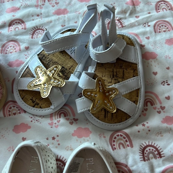 baby girl shoes bundle 3-6 M or size 2 - Picture 2 of 4